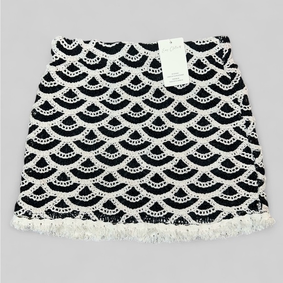Easy Clothes Black And Ecru Crochet Teresa Skirt Size M/L NWT - Picture 5 of 8